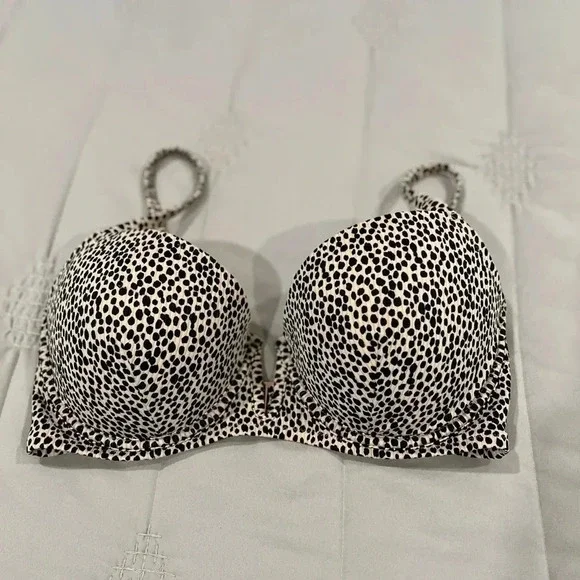 🔥Bikini top. Animal print, underwire support, like new! - Picture 3 of 5